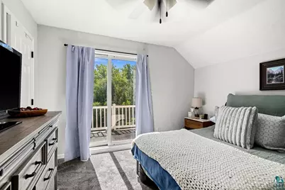 517 E 8th St, Duluth, MN 55805 - Photo 11