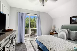 517 E 8th St, Duluth, MN 55805 - Photo 11