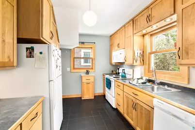 1907 E 5th St, Duluth, MN 55812 - Photo 19