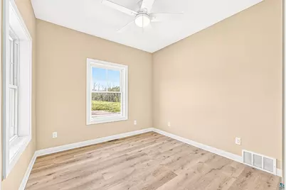 8602 Maynard Pl, Duluth, MN 55808 - Photo 17