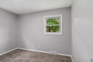 505 W Orange St, Duluth, MN 55811 - Photo 31