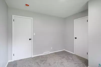 505 W Orange St, Duluth, MN 55811 - Photo 25