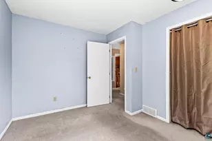 57 W Chisholm St, Duluth, MN 55803 - Photo 21