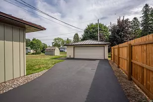 38 Maple Ave, Superior, WI 54880 - Photo 5