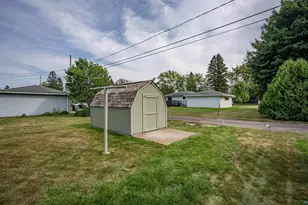 38 Maple Ave, Superior, WI 54880 - Photo 7