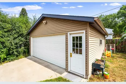 326 Lake Ave, Cloquet, MN 55720 - Photo 5