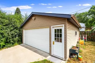 326 Lake Ave, Cloquet, MN 55720 - Photo 5