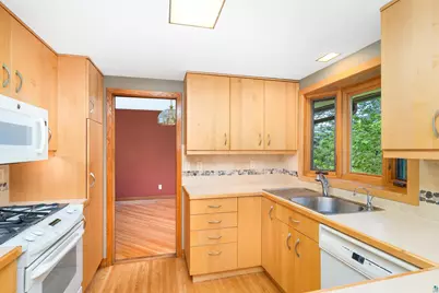 801 Rockview Ct, Duluth, MN 55804 - Photo 7