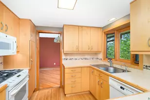 801 Rockview Ct, Duluth, MN 55804 - Photo 7