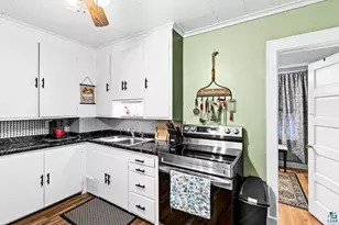 1126 North 6th Ave E, Duluth, MN 55805 - Photo 13