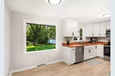 3225 Celia St, Duluth, MN 55811 - Photo 11