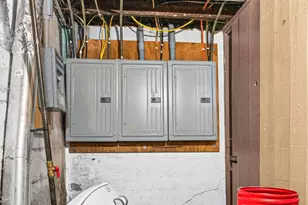 201 E McCuen St, Duluth, MN 55808 - Photo 9