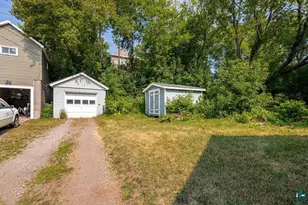 2211 W 7th St, Duluth, MN 55806 - Photo 21