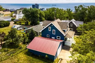 718 N 1st Ave E, Duluth, MN 55805 - Photo 5