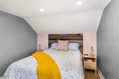 1212 E 11th St, Duluth, MN 55805 - Photo 11
