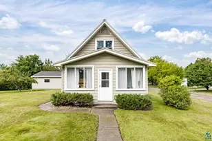 402 W Owatonna St, Duluth, MN 55803 - Photo 1