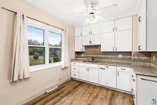 402 W Owatonna St, Duluth, MN 55803 - Photo 7