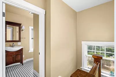 2816 E 1st St, Duluth, MN 55812 - Photo 15