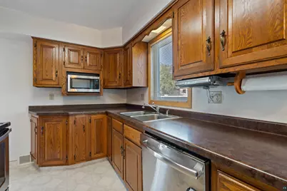 2223 W 22nd St, Duluth, MN 55811 - Photo 17
