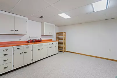 2223 W 22nd St, Duluth, MN 55811 - Photo 25
