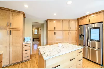 114 Highland Dr, Hibbing, MN 55746 - Photo 15