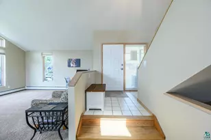 114 Highland Dr, Hibbing, MN 55746 - Photo 3