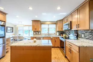 114 Highland Dr, Hibbing, MN 55746 - Photo 13