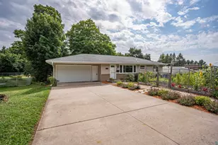 104 E Mankato St, Duluth, MN 55803 - Photo 1