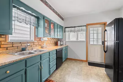 3724 W 7th St, Duluth, MN 55807 - Photo 9