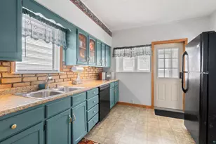 3724 W 7th St, Duluth, MN 55807 - Photo 9