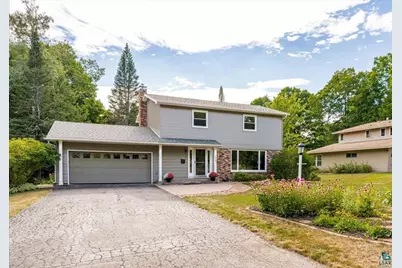 1947 Hartley Rd, Duluth, MN 55803 - Photo 1