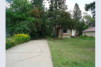 539 E 39th St, Hibbing, MN 55746 - Photo 25