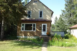 539 E 39th St, Hibbing, MN 55746 - Photo 1