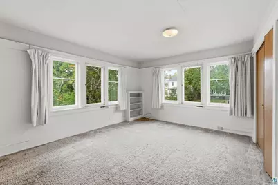 2114 E 2nd St, Duluth, MN 55812 - Photo 11