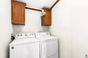 807 W Stowe St, Duluth, MN 55808 - Photo 29