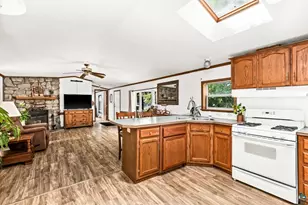 807 W Stowe St, Duluth, MN 55808 - Photo 17