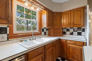 2337 E 8th St, Duluth, MN 55803 - Photo 17