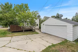 2337 E 8th St, Duluth, MN 55803 - Photo 3