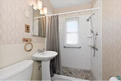 11 S 51st Ave E, Duluth, MN 55804 - Photo 11