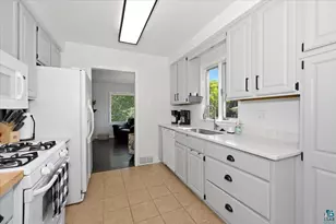 915 N 40th Ave E, Duluth, MN 55804 - Photo 7