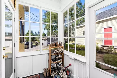 2515 E 6th St, Duluth, MN 55812 - Photo 13