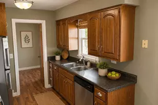 2227 W 22nd St, Duluth, MN 55811 - Photo 5