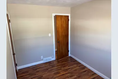 2227 W 22nd St, Duluth, MN 55811 - Photo 37