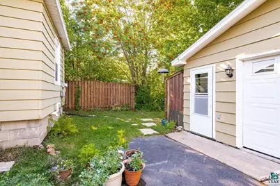 305 W Faribault St, Duluth, MN 55803 - Photo 23