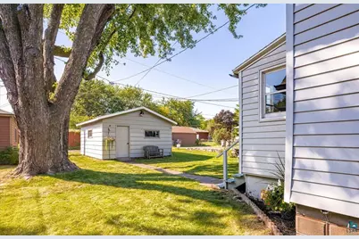 25 S 64th Ave W, Duluth, MN 55807 - Photo 33