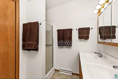 102 E Gary St, Duluth, MN 55808 - Photo 27