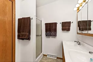 102 E Gary St, Duluth, MN 55808 - Photo 27