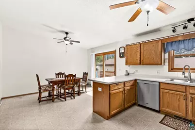 102 E Gary St, Duluth, MN 55808 - Photo 15