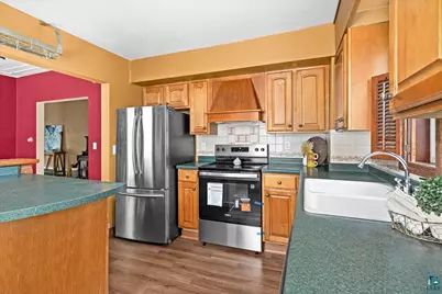 604 E 11th St, Duluth, MN 55805 - Photo 13