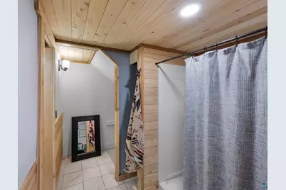 4214 Robinson St, Duluth, MN 55804 - Photo 37